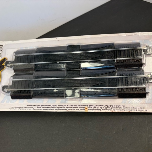 Bachmann E-Z Track System 9" Straight Rerailer Track 2 in Card Model Trains - Picture 4 of 5